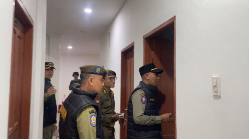 Ngamar tanpa Ikatan, Delapan Pasangan Mesum Diamankan Satpol PP di Kosan dan Wisma Amira