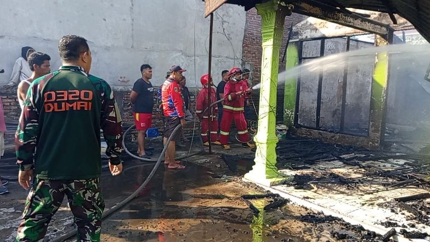 Rumah dan Tiga Motor Milik Warga Bumi Ayu Terbakar