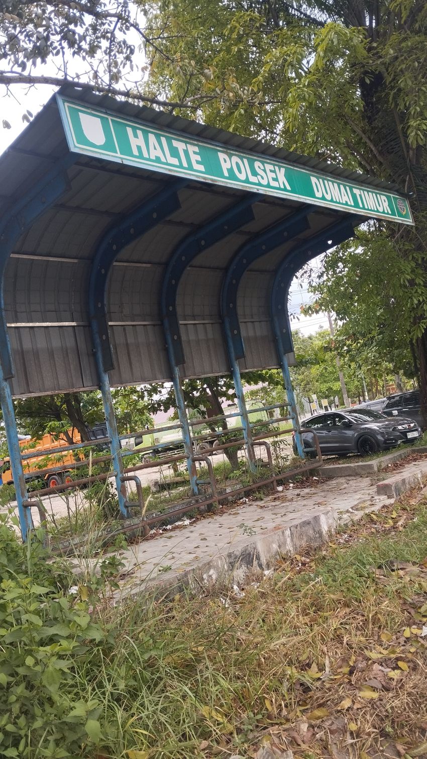 Halte Polsek Dumai Timur tak Terawat