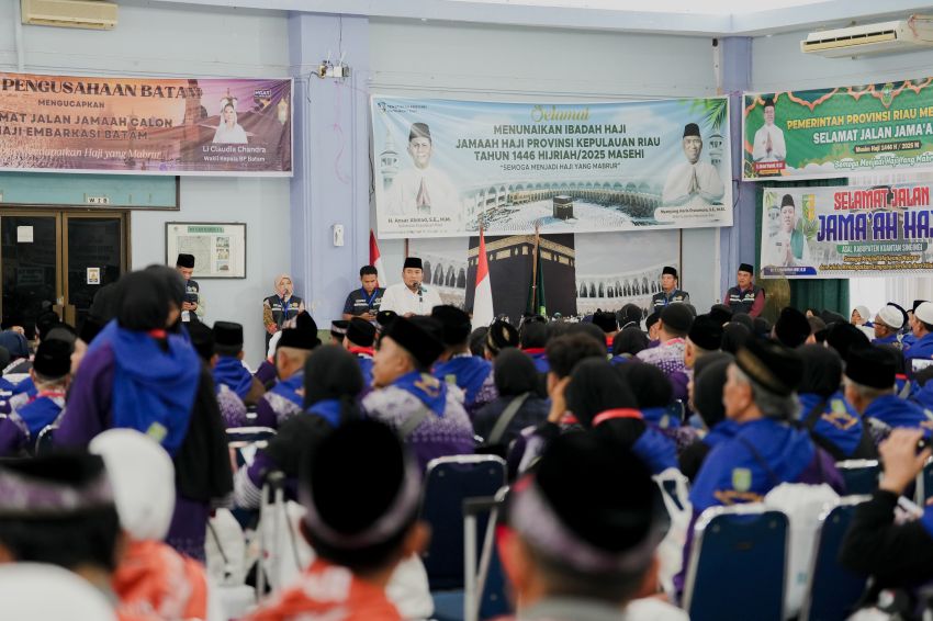 Calon Haji Dumai Menuju Embarkasi Batam Gunakan Kapal Ferry