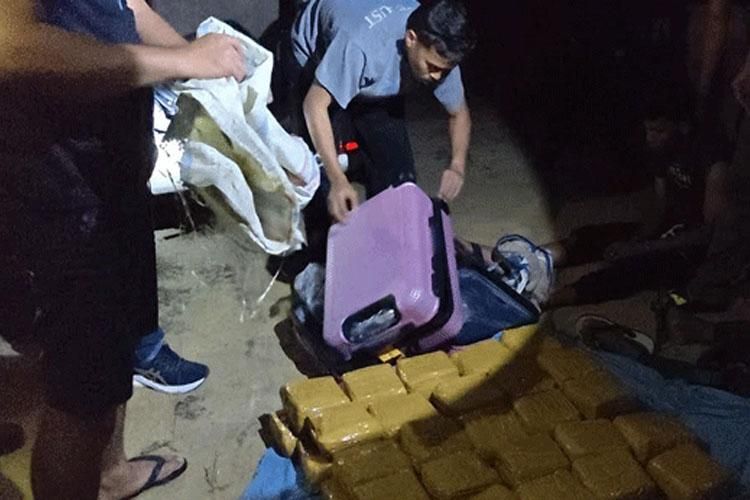 Mobil Kasat Narkoba Sumut Ditabrak Bandar Narkoba, Hasilnya 50 Kg Sabu Disita di Rokanhilir