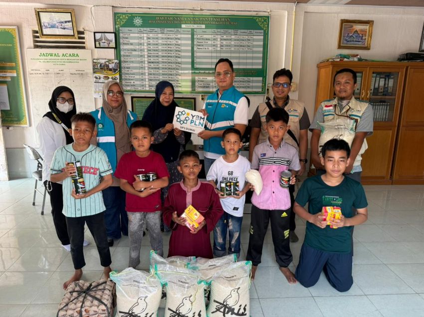 PLN Salurkan Donasi untuk Masyarakat Membutuhkan di Riau dan Kepri