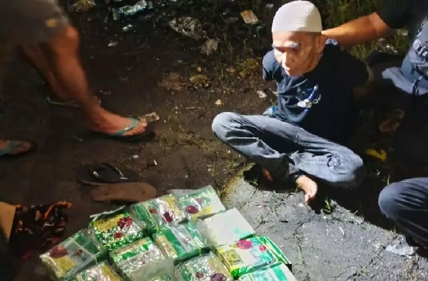 Pria Paruh Baya Bawa 21 Kg Sabu dari Dumai Gunakan Tronton
