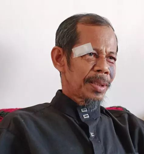 Tegur Anak-anak Main Mikrofon Imam Masjid Dikeroyok Warga