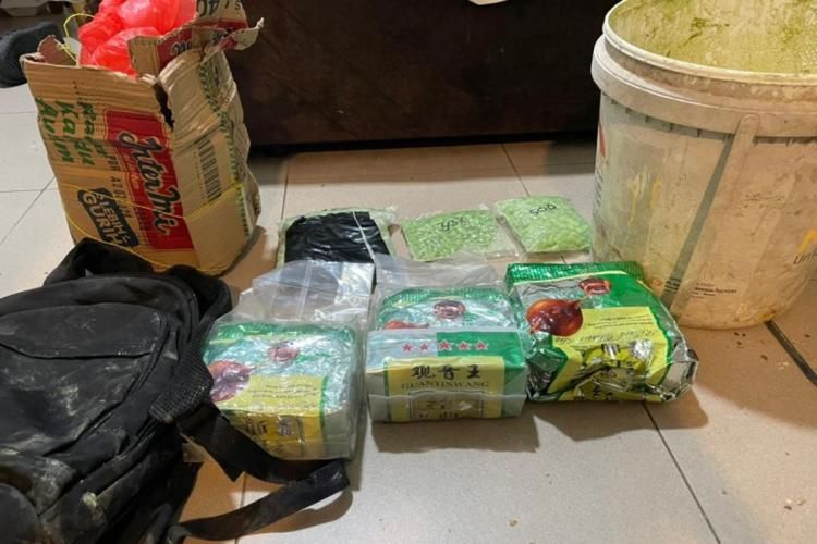 Kurir Narkoba Jalur Internasional Ditangkap, Modus Pakai Ember dan Kardus