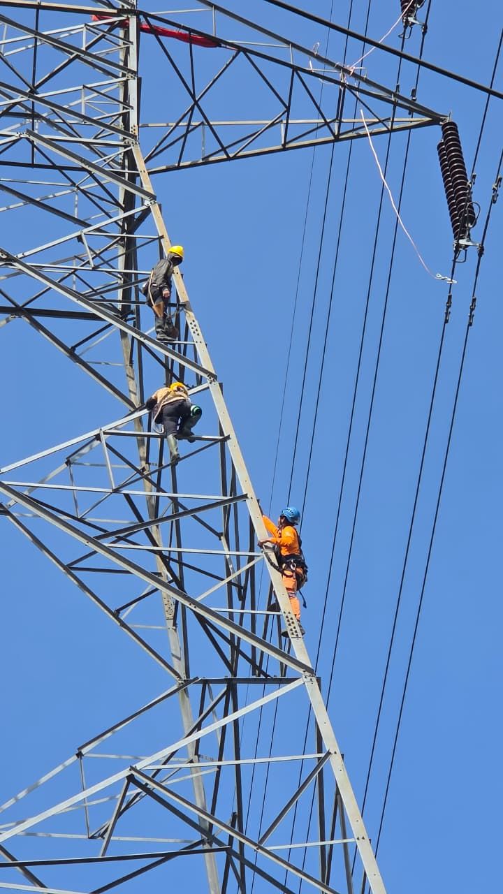 Kelistrikan di Riau dan Sekitarnya Kembali Pulih, 1,9 Juta Pelanggan PLN Menikmati Pasokan Listrik Normal