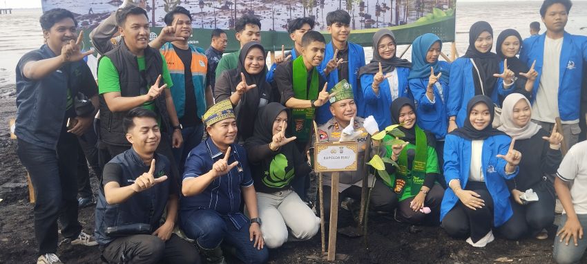 Peringati Hari Lingkungan Hidup Sedunia, Kapolda Riau dan PeHR Tanam 1000 Mangrove