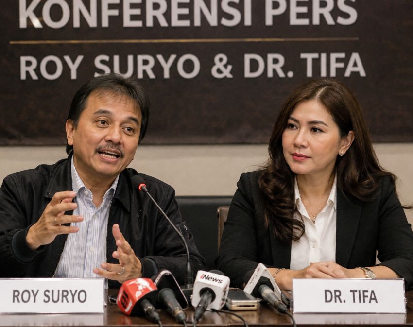 Mantan Menpora Roy Suryo dan dr Tifa Ditangkap