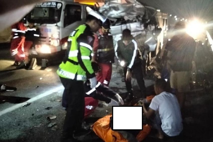 Kronologi Kecelakaan Toyota Hiace Tabrak Ekor Truk di Tol Pekanbaru-Dumai Sebabkan 5 Orang Tewas