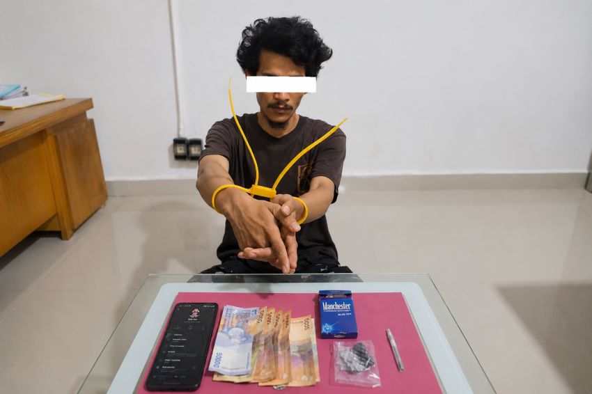 Bekerja di RSUD Bengkalis Nyambi Jualan Sabu, Honorer Diringkus