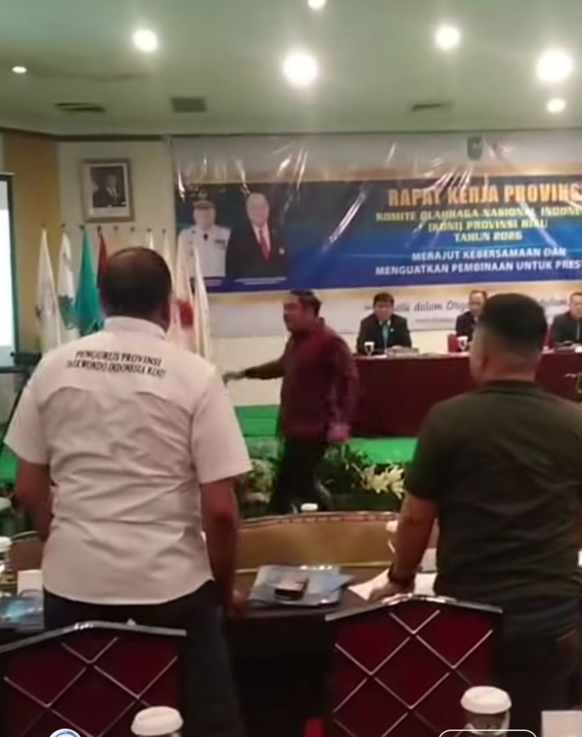 Rakerprov KONI Riau Ricuh Soal Tim Penjaringan dan Penyaringan