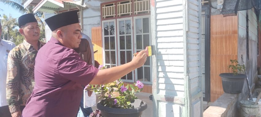 TJSL PT Pelabuhan Dumai Berseri Bantu Percantik Fasad 15 Rumah Warga