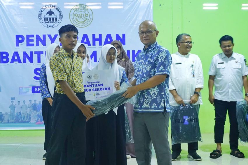 Pekerja Zona Rokan Salurkan Zakat Rp 120 Juta untuk Siswa Melanjutkan Sekolah