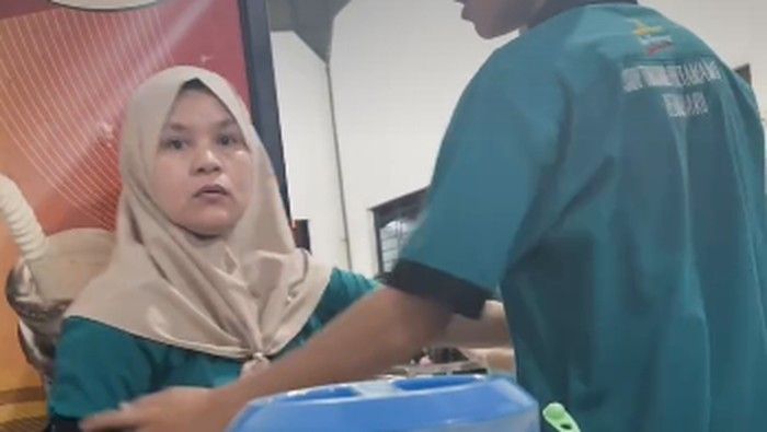 Viral Karyawa RM Sop Tunjang Pekanbaru Bentak Pelanggan,  Berakhir Minta Maaf dan Pemecatan
