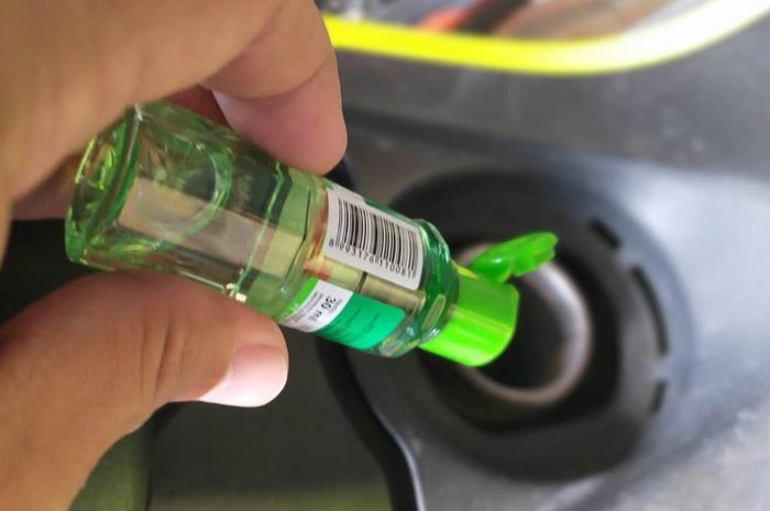 Apa Benar? Bensin Dicampur Minyak Kayu Putih Bisa Irit?