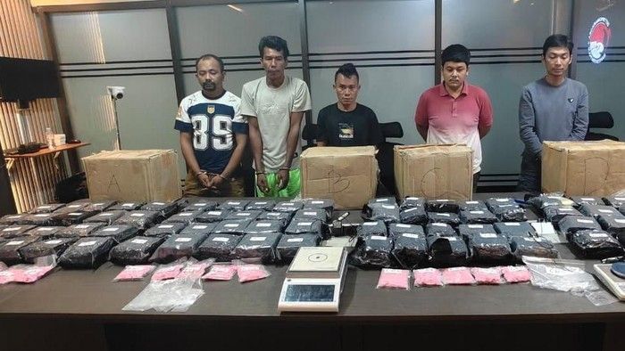 Ungkap Jaringan Narkoba Rohil, Amankan 86 Kg Sabu 5.171 Ekstasi dan Enam Tersangka