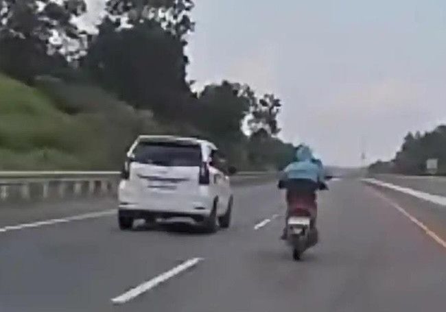 Lewat Gerbang Kandis, Sepeda Motor Melintas di Tol Permai Hingga Pekanbaru