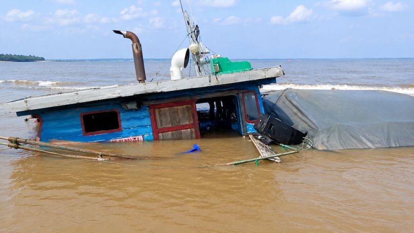 Pompong Pekerja Sagu di Meranti Tenggelam, Dua Orang Selamat Dua Proses Pencarian