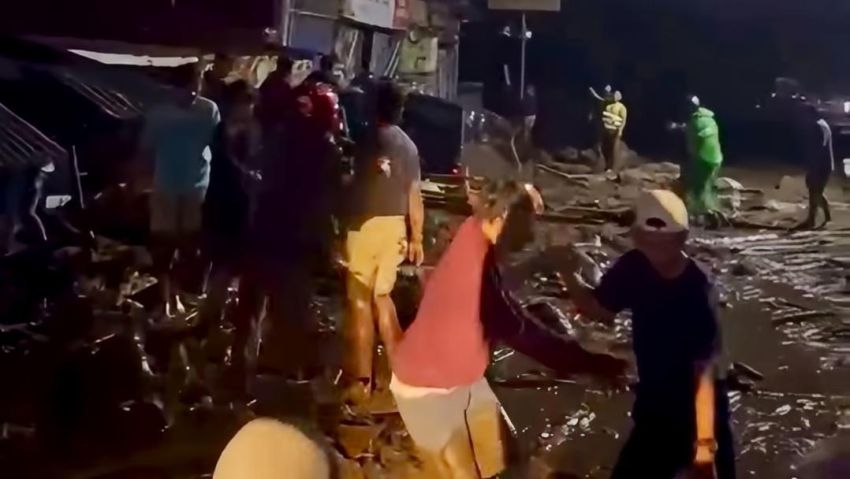 Banjir Bandang Sumbar, Akses Solok-Padang Lumpuh