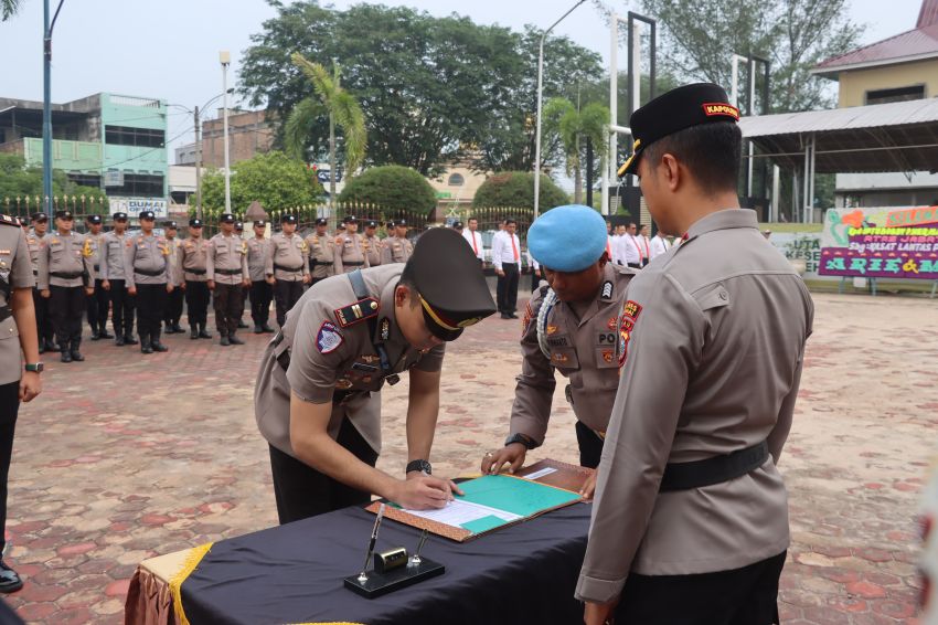 Belum Setahun Jabat Kasat lantas Polres Dumai Posisi Erwan Digantikan Iptu Bobby