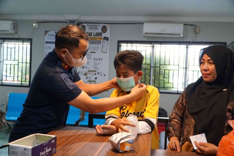 Antisipasi Ispa,Rutan Dumai Bagikan Masker pada Pengunjung Warga Binaan
